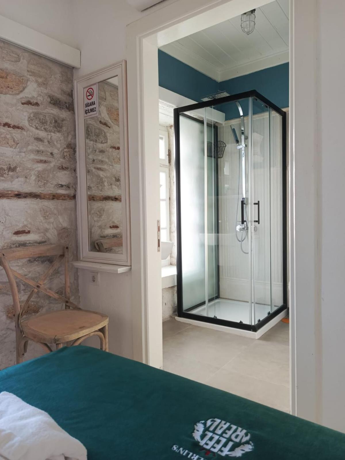 Berlin'S Guest House Urla Extérieur photo