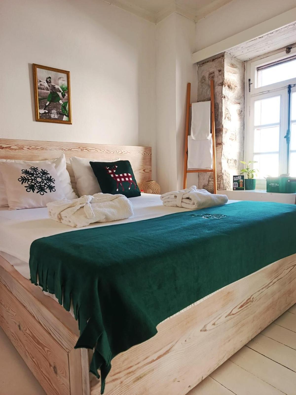 Berlin'S Guest House Urla Extérieur photo